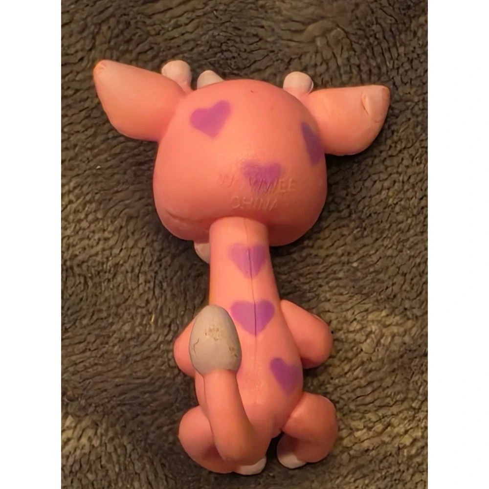 WowWee Fingerlings Giraffe Meadow Pink Purple Hearts Interactive Toy Figure